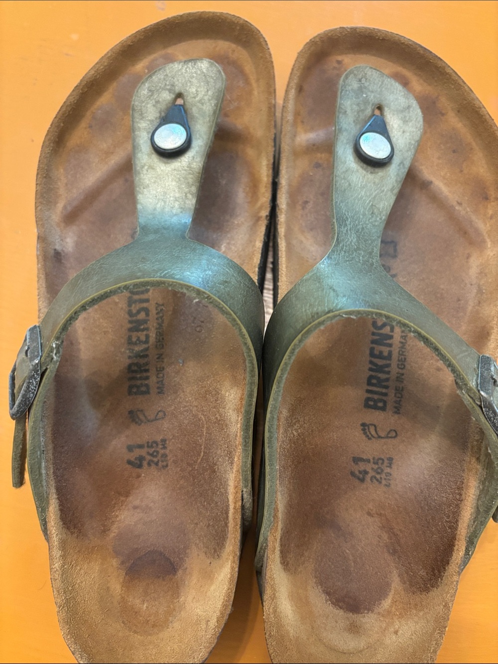 Birkenstock Women’s Olive Green Gizeh Sandals